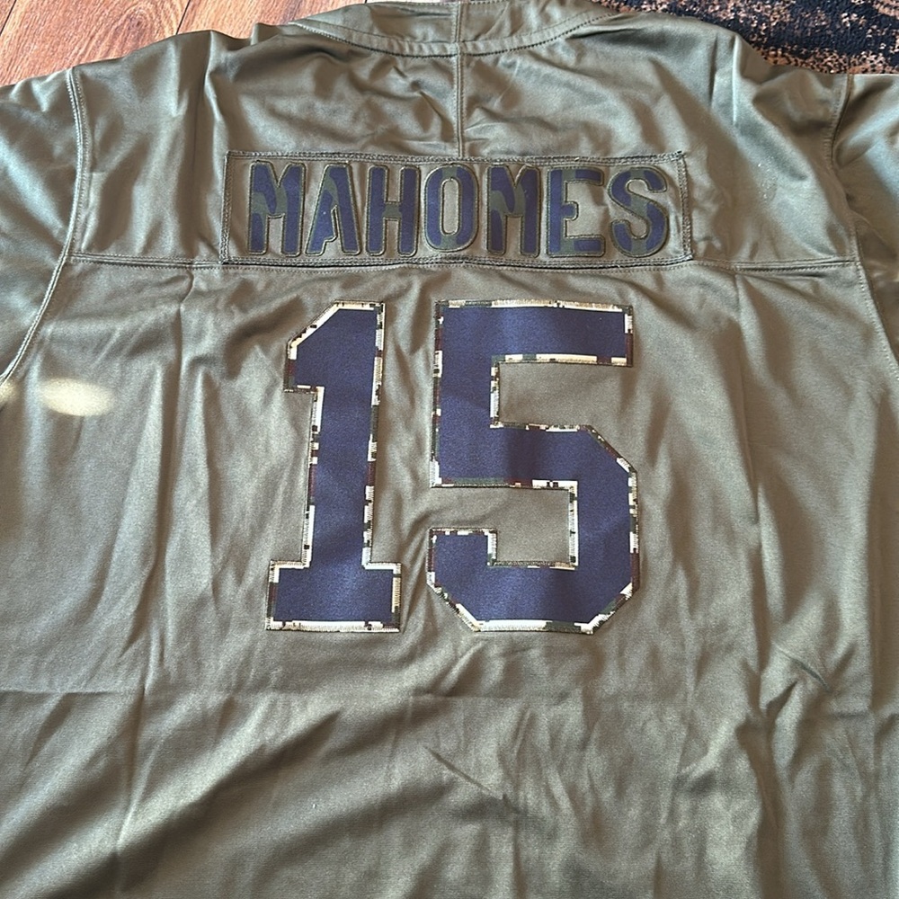 PATRICK MAHOMES Jersey - Picture 5 of 6